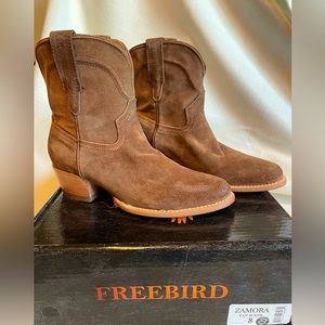 Freebird bootie. Tan suede. Zamora size 8